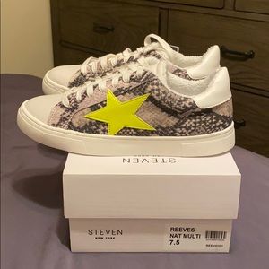 White snake sneakers ✨